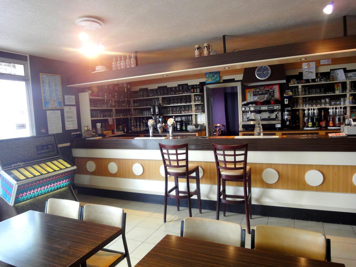 Hotel Restaurant La Grenouillere Vitre  Ngoại thất bức ảnh