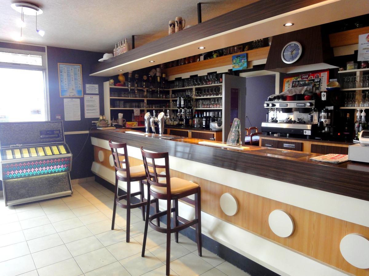 Hotel Restaurant La Grenouillere Vitre  Ngoại thất bức ảnh
